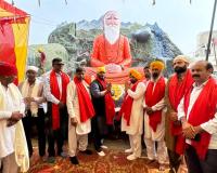 ਲੋਕ ਨਿਰਮਾਣ ਮੰਤਰੀ ਹਰਭਜਨ ਸਿੰਘ ਈ.ਟੀ.ਓ. ਨੇ ਟੇਕਿਆ ਮੱਥਾ, ਸੰਗਤਾਂ ਨੂੰ ਦਿੱਤੀਆਂ ਵਧਾਈਆਂ