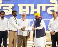 ਅੱਜ ਰੈਗੂਲਰ ਹੋਏ ਮੁਲਾਜ਼ਮ 58 ਸਾਲ ਦੀ ਉਮਰ ਤੱਕ ਸੇਵਾ ਨਿਭਾਉਣਗੇ ਅਤੇ 5 ਫੀਸਦ ਸਾਲਾਨਾ ਤਨਖਾਹ ਵਾਧੇ ਦੇ ਹੱਕਦਾਰ ਹੋਣਗੇ: ਮੁੱਖ ਮੰਤਰੀ ਭਗਵੰਤ ਸਿੰਘ ਮਾਨ