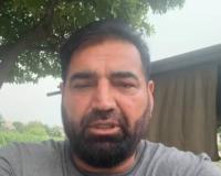 ਮਸ਼ਹੂਰ ਪੰਜਾਬੀ ਗਾਇਕ ਅਤੇ ਅਦਾਕਾਰ ਕੇਐਸ ਮੱਖਣ ਨੇ ਆਪਣੇ ਨਾਮ ਹੇਠ ਚੱਲ ਰਹੇ ਨਕਲੀ ਸੋਸ਼ਲ ਮੀਡੀਆ ਪੇਜਾਂ 'ਤੇ ਸਖ਼ਤ ਇਤਰਾਜ਼ ਪ੍ਰਗਟ ਕੀਤਾ