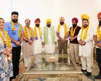 ਮੁਕੇਰੀਆਂ ਵਿੱਚ ਕਾਂਗਰਸ ਨੂੰ ਵੱਡਾ ਝਟਕਾ, ਕਈ ਸੀਨੀਅਰ ਆਗੂ 'ਆਪ' ਵਿੱਚ ਹੋਏ ਸ਼ਾਮਲ