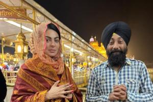 ਸ੍ਰੀ ਹਰਿਮੰਦਰ ਸਾਹਿਬ ਜੀ ਵਿਖੇ ਨਤਮਸਤਕ ਹੋਈ ਅਦਾਕਾਰਾ ਨੀਰੂ ਬਾਜਵਾ