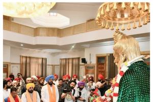 ਮੁੱਖ ਮੰਤਰੀ ਅਰਵਿੰਦ ਕੇਜਰੀਵਾਲ ਤੇ ਭਗਵੰਤ ਮਾਨ ਨੇ ਭਗਵਾਨ ਸ੍ਰੀ ਵਾਲਮੀਕਿ ਤੀਰਥ ਅਸਥਾਨ ਵਿਖੇ ਟੇਕਿਆ ਮੱਥਾ