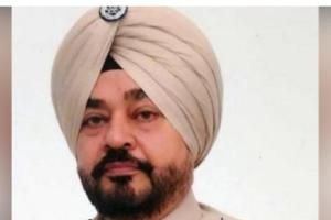 ਪੰਜਾਬ ਦੇ ਲੁਧਿਆਣਾ ਵਿੱਚ ਮੰਗਲਵਾਰ ਸ਼ਾਮ ਨੂੰ ਇੱਕ ਸੇਵਾਮੁਕਤ ਡੀਐਸਪੀ ਨੇ ਲਾਈਸੈਂਸੀ ਰਿਵਾਲਵਰ ਨਾਲ ਖ਼ੁਦ ਨੂੰ ਮਾਰੀ ਗੋ+ਲ਼ੀ