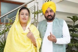 ਮੁੱਖ ਮੰਤਰੀ ਭਗਵੰਤ ਮਾਨ ਨੇ ਪਤਨੀ ਡਾ ਗੁਰਪ੍ਰੀਤ ਕੌਰ ਸਣੇ ਸੰਗਰੂਰ ਵਿਖੇ ਪਾਈ ਆਪਣੀ ਵੋਟ