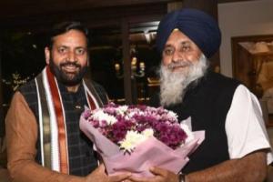 ਸੀਐੱਮ ਸੁਖਬੀਰ ਸਿੰਘ ਬਾਦਲ ਨਾਲ ਹਰਿਆਣਾ ਦੇ ਸੀਐੱਮ ਨਾਇਬ ਸਿੰਘ ਸੈਣੀ ਨੇ ਕੀਤੀ ਮੁਲਾਕਾਤ