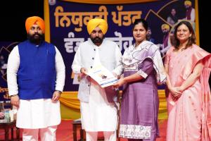 ਰਵਾਇਤੀ ਪਾਰਟੀਆਂ ਨੇ ਆਪਣੀਆਂ ਸਰਕਾਰਾਂ ਦੌਰਾਨ ਨੌਜਵਾਨਾਂ ਨੂੰ ਨੌਕਰੀਆਂ ਤੋਂ ਮਹਿਰੂਮ ਰੱਖਿਆ