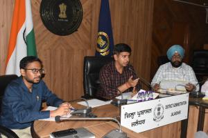 ਡਿਪਟੀ ਕਮਿਸ਼ਨਰ ਵੱਲੋਂ ਪੰਚਾਇਤੀ ਜ਼ਮੀਨਾਂ ਤੋਂ ਨਾਜਾਇਜ਼ ਕਬਜ਼ੇ ਛੁਡਵਾਉਣ ਦੇ ਨਿਰਦੇਸ਼