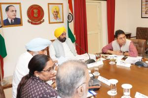 ਮੰਤਰੀ ਮੰਡਲ ਨੇ ਸਿੱਧੀ ਖਰੀਦ ਅਤੇ ਜ਼ਮੀਨ ਪੂਲਿੰਗ ਨੀਤੀ ਨੂੰ ਪ੍ਰਵਾਨਗੀ ਦਿੱਤੀ, ਆਮ ਲੋਕਾਂ ਨੂੰ ਘਰ ਪ੍ਰਦਾਨ ਕਰਨ ਦੇ ਵਾਅਦੇ ਵੱਲ ਵੱਡਾ ਕਦਮ