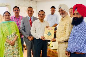 ਪੰਜਾਬ ਦੇ ਮੁੱਖ ਸੂਚਨਾ ਕਮਿਸ਼ਨਰ ਵੱਲੋਂ ਹਰਿਆਣਾ ਦੇ ਨਵ-ਨਿਯੁਕਤ ਮੁੱਖ ਸੂਚਨਾ ਕਮਿਸ਼ਨਰ ਨੂੰ ਸ਼ੁਭਕਾਮਨਾਵਾਂ