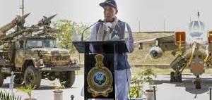 ਰੱਖਿਆ ਮੰਤਰੀ ਰਾਜਨਾਥ ਸਿੰਘ ਨੇ ਸ਼ੁੱਕਰਵਾਰ ਨੂੰ ਗੁਜਰਾਤ ਦੇ ਭੁਜ ਏਅਰ ਫੋਰਸ ਸਟੇਸ਼ਨ ਦਾ ਦੌਰਾ ਕੀਤਾ