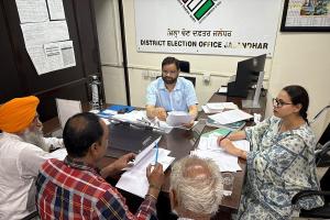 ਚੋਣ ਤਹਿਸੀਲਦਾਰ ਵੱਲੋਂ ਸਿਆਸੀ ਪਾਰਟੀਆਂ ਦੇ ਨੁਮਾਇੰਦਿਆਂ ਨਾਲ ਮੀਟਿੰਗ   