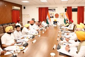 ਮੁੱਖ ਮੰਤਰੀ ਦੀ ਅਗਵਾਈ ਹੇਠ ਪੰਜਾਬ ਕੈਬਨਿਟ ਦਾ ਇਤਿਹਾਸਕ ਫੈਸਲਾ; ਪੰਜਾਬ ਦੀ ਸਨਅਤ ਨੂੰ ਵੱਡੀ ਰਾਹਤ, ਕੈਬਨਿਟ ਵੱਲੋਂ ਸਨਅਤੀ ਪਲਾਟ ਤਬਾਦਲਾ ਨੀਤੀ ਮਨਜ਼ੂਰ