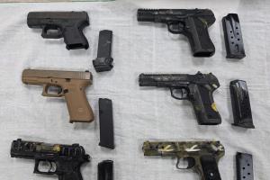 ਅੰਮ੍ਰਿਤਸਰ ਵਿੱਚ ਗੈਰ-ਕਾਨੂੰਨੀ ਹਥਿਆਰ ਤਸਕਰੀ  ਨੈੱਟਵਰਕ ਦਾ ਪਰਦਾਫ਼ਾਸ਼ ; ਛੇ ਵਿਦੇਸ਼ੀ ਪਿਸਤੌਲਾਂ ਸਮੇਤ ਤਿੰਨ ਗ੍ਰਿਫ਼ਤਾਰ