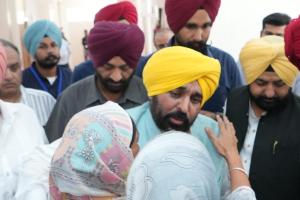 ਮੁੱਖ ਮੰਤਰੀ ਭਗਵੰਤ ਮਾਨ ਨੇ 10.80 ਕਰੋੜ ਰੁਪਏ ਦੀ ਲਾਗਤ ਨਾਲ ਬਣੇ ਅਤਿ-ਆਧੁਨਿਕ ਤਹਿਸੀਲ ਕੰਪਲੈਕਸ ਦਾ ਕੀਤਾ ਉਦਘਾਟਨ