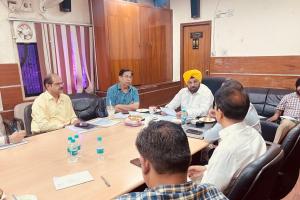 ਹਰਭਜਨ ਸਿੰਘ ਈ.ਟੀ.ਓ. ਵੱਲੋਂ ਲੋਕ ਨਿਰਮਾਣ ਵਿਭਾਗ ਦੇ ਅਧਿਕਾਰੀਆਂ ਨੂੰ ਸਟੱਡੀ ਟੂਰ ਤੇ ਵਿਦੇਸ਼ ਭੇਜਣ ਲਈ ਪ੍ਰਸਤਾਵ ਤਿਆਰ ਕਰਨ ਦੇ ਹੁਕਮ