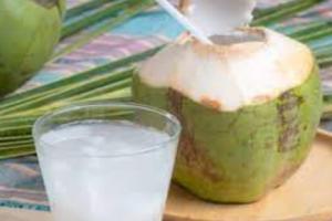 ਨਾਰੀਅਲ ਪਾਣੀ ਬਲੱਡ ਕੈਲੇਸਟਰੋਲ ਅਤੇ ਟਰਾਈਗਲਿਸਰਾਈਡਸ ਨੂੰ ਘੱਟ ਕਰਦਾ