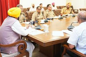 ਸੱਚਖੰਡ ਸ੍ਰੀ ਦਰਬਾਰ ਸਾਹਿਬ ਜੀ ਨੂੰ ਆਈਆਂ ਧਮਕੀ ਵਾਲੀਆਂ ਈ-ਮੇਲਜ਼ ਮਾਮਲਾ: ਮੁੱਖ ਮੰਤਰੀ ਭਗਵੰਤ ਮਾਨ ਵੱਲੋਂ ਹਾਈ-ਲੈਵਲ ਮੀਟਿੰਗ