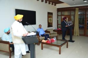 ਬਿਜਲੀ ਮੰਤਰੀ ਨੇ ਇੰਜੀ. ਰਵਿੰਦਰ ਸਿੰਘ ਸੈਣੀ ਨੂੰ ਪੀ.ਐਸ.ਈ.ਆਰ.ਸੀ. ਦੇ ਮੈਂਬਰ ਵਜੋਂ ਚੁਕਾਈ ਸਹੁੰ