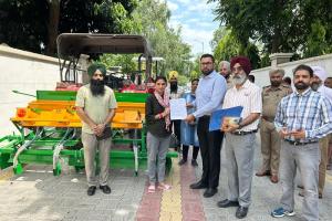 ਪਰਾਲੀ ਸਾੜਨ ਦੀਆਂ ਘਟਨਾਵਾਂ ਨੂੰ ਜ਼ੀਰੋ ਕਰਨ ਲਈ ਜ਼ਿਲ੍ਹਾ ਪ੍ਰਸ਼ਾਸਨ ਗੁਰਦਾਸਪੁਰ ਵੱਲੋਂ ਕੋਸ਼ਿਸ਼ਾਂ ਆਰੰਭ