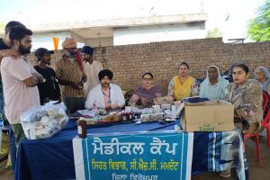 ਲਗਾਤਾਰ ਦਿਨ-ਰਾਤ ਜ਼ਿਲ੍ਹਾ ਪ੍ਰਸ਼ਾਸਨ, ਪਿੰਡ ਵਾਸੀਆਂ ਅਤੇ ਸਮਾਜ ਸੇਵੀਆਂ ਦੇ ਸਹਿਯੋਗ ਨਾਲ ਕਰ ਰਿਹਾ ਹੈ ਹੜ੍ਹ ਪੀੜਤਾਂ ਦੀ ਸਹਾਇਤਾ : ਡਿਪਟੀ ਕਮਿਸ਼ਨਰ