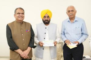 ਉਦਯੋਗ ਮੰਤਰੀ ਸੰਜੀਵ ਅਰੋੜਾ ਦੀ ਅਗਵਾਈ ਹੇਠ ਉਦਯੋਗਪਤੀਆਂ ਨੇ ਮੁੱਖ ਮੰਤਰੀ ਭਗਵੰਤ ਮਾਨ ਨਾਲ ਮੁਲਾਕਾਤ ਕੀਤੀ