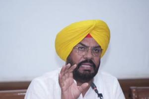 ਪੰਜਾਬ ਸਰਕਾਰ ਨੇ ਕਾਲਾਬਾਜ਼ਾਰੀ ਦੇ ਵਿਰੁੱਧ ਸਖ਼ਤ ਕਾਰਵਾਈ ਕੀਤੀ ਸ਼ੁਰੂ: ਮੰਤਰੀ ਕੁਲਦੀਪ ਸਿੰਘ ਧਾਲੀਵਾਲ 