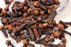 ਲੌਂਗ ਪਾਚਨ ਤੰਤਰ ਅਤੇ ਇਮਿਊਨਿਟੀ ਨੂੰ ਮਜ਼ਬੂਤ ​​ਕਰਨ ‘ਚ ਮਦਦ ਕਰਦਾ ਹੈ