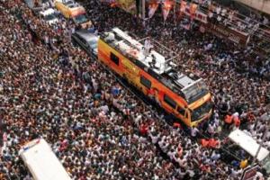 ਕੇਂਦਰੀ ਗ੍ਰਹਿ ਮੰਤਰਾਲੇ ਨੇ ਸ਼ਨੀਵਾਰ ਨੂੰ ਤਾਮਿਲਨਾਡੂ ਦੇ ਕਰੂਰ ਵਿੱਚ ਚੋਣ ਰੈਲੀ ਵਿੱਚ ਹੋਈ ਭਗਦੜ ਬਾਰੇ ਰਾਜ ਸਰਕਾਰ ਤੋਂ ਵਿਸਤ੍ਰਿਤ ਰਿਪੋਰਟ ਮੰਗੀ