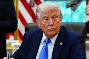 ਅਮਰੀਕੀ ਰਾਸ਼ਟਰਪਤੀ ਡੋਨਾਲਡ ਟਰੰਪ ਨੇ H-1B ਵੀਜ਼ਾ ਲਈ ਇੱਕ ਨਵੀਂ ਫੀਸ ਨਿਯਮ 'ਤੇ ਹਸਤਾਖਰ ਕੀਤੇ