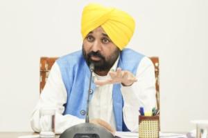 ਕਿਸਾਨਾਂ ਨੂੰ ‘ਡਬਲ’ ਰਾਹਤ! 74 ਕਰੋੜ ਦਾ ਪੈਕੇਜ ਅਤੇ 2 ਲੱਖ ਕੁਇੰਟਲ ਬੀਜ ਮੁਫਤ,ਸੀਐਮ ਬੋਲੇ - ਮੁਸੀਬਤ ਵਿੱਚ ਅਸੀਂ ਕਿਸਾਨਾਂ ਦੇ ਨਾਲ ਖੜੇ ਹਾਂ