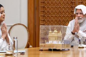 ਗਾਇਕਾ ਹਰਸ਼ਦੀਪ ਕੌਰ ਨੇ ਪੀਐੱਮ ਮੋਦੀ ਸਾਹਮਣੇ ਮੂਲ ਮੰਤਰ ਦਾ ਕੀਤਾ ਜਾਪ