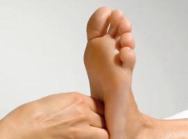  ਰਾਤ ਸੌਣ ਤੋਂ ਪਹਿਲਾਂ ਕਰੋ ਪੈਰਾਂ ਦੀ ਮਾਲਿਸ਼