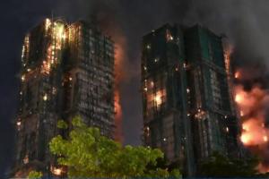 ਹਾਂਗ ਕਾਂਗ ਵਿੱਚ ਬਹੁ-ਮੰਜ਼ਿਲਾ ਰਿਹਾਇਸ਼ੀ ਕੰਪਲੈਕਸ ਵਿੱਚ ਲੱਗੀ ਭਿਆਨਕ ਅੱਗ ਦੇ ਹਾਦਸੇ ਦੌਰਾਨ 128 ਲੋਕਾਂ ਦੀ ਮੌਤ ਹੋ ਗਈ 