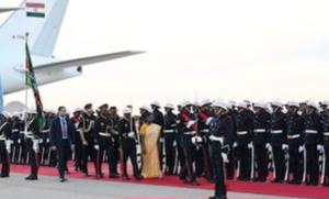 ਭਾਰਤ ਦੀ ਰਾਸ਼ਟਰਪਤੀ ਦ੍ਰੌਪਦੀ ਮੁਰਮੂ ਮੰਗਲਵਾਰ ਨੂੰ ਅਫਰੀਕਾ ਦੇ ਦੋ ਦੇਸ਼ਾਂ ਦੀ ਆਪਣੀ ਯਾਤਰਾ ਦੇ ਆਖਰੀ ਪੜਾਅ ਵਿੱਚ ਬੋਤਸਵਾਨਾ ਦੀ ਰਾਜਧਾਨੀ ਗਬੋਰੋਨ ਪਹੁੰਚੇ