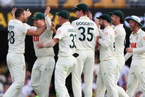 ਆਸਟ੍ਰੇਲੀਆ ਨੇ ਐਸ਼ਜ਼ ਸੀਰੀਜ਼ ਦੇ ਦੂਜੇ ਪਿੰਕ ਬਾਲ ਟੈਸਟ ਵਿੱਚ ਇੰਗਲੈਂਡ ਨੂੰ ਹਰਾਉਣ ਤੋਂ ਬਾਅਦ 2-0 ਦੀ ਬੜ੍ਹਤ ਬਣਾ ਲਈ ਹੈ