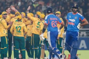 ਦੱਖਣੀ ਅਫਰੀਕਾ ਨੇ ਭਾਰਤ ਨੂੰ 51 ਦੌੜਾਂ ਨਾਲ ਹਰਾ ਕੇ ਲੜੀ 1-1 ਨਾਲ ਬਰਾਬਰ ਕਰ ਲਈ ਹੈ