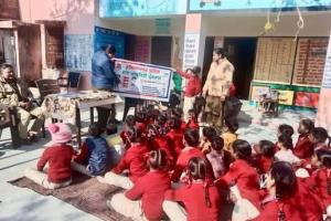 ਸ਼ਕਤੀ ਹੈਲਪਡੈਸਕ: ਮਾਨ ਸਰਕਾਰ ਦੀ ਪਹਿਲਕਦਮੀ ਹੇਠ ਪੰਜਾਬ ਪੁਲਿਸ ਬੱਚਿਆਂ ਨੂੰ ਪ੍ਰਦਾਨ ਕਰਦੀ ਹੈ ਸੁਰੱਖਿਆ ਢਾਲ , ਸਕੂਲਾਂ ਵਿੱਚ ਜਾਰੀ ਹੈ ਜਾਗਰੂਕਤਾ ਮੁਹਿੰਮ*