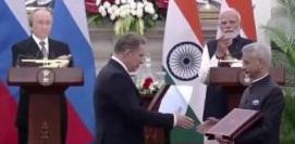 ਭਾਰਤ ਅਤੇ ਰੂਸ ਨੇ ਖੇਤੀਬਾੜੀ, ਜਹਾਜ਼ਰਾਨੀ, ਖਾਦਾਂ ਅਤੇ ਡਾਕਟਰੀ ਸਿੱਖਿਆ ਸਮੇਤ ਕਈ ਖੇਤਰਾਂ ਨੂੰ ਕਵਰ ਕਰਨ ਵਾਲੇ ਮਹੱਤਵਪੂਰਨ ਸਮਝੌਤਿਆਂ ‘ਤੇ ਹਸਤਾਖਰ ਕੀਤੇ