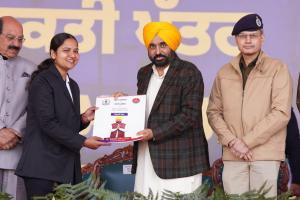 ਭਗਵੰਤ ਮਾਨ ਸਰਕਾਰ ਨੇ ਨਵਾਂ ਮਾਪਦੰਡ ਕੀਤਾ ਸਥਾਪਤ, 16 ਮਾਰਚ, 2022 ਤੋਂ ਔਸਤਨ ਰੋਜ਼ਾਨਾ 45 ਨੌਜਵਾਨਾਂ ਨੂੰ ਸਰਕਾਰੀ ਨੌਕਰੀਆਂ ਪ੍ਰਦਾਨ ਕੀਤੀਆਂ