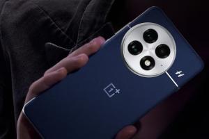 OnePlus ਦੇ ਤਿੰਨ 50 ਮੈਗਾਪਿਕਸਲ ਕੈਮਰਿਆਂ ਵਾਲੇ ਫਲੈਗਸ਼ਿਪ ਫੋਨ 'ਤੇ 10 ਹਜ਼ਾਰ ਦੀ ਛੋਟ