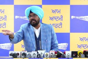 ਨਸ਼ਾ ਤਸਕਰਾਂ ਦੇ ਸਿਆਸੀ ਸਰਪ੍ਰਸਤਾਂ ਨਾਲ ਰਾਜਪਾਲ ਦੀ ਯਾਤਰਾ, ਸਿਰਫ਼ ਦਿਖਾਵਾ: ਕੁਲਦੀਪ ਧਾਲੀਵਾਲ