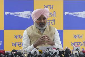 ਭਗਵੰਤ ਮਾਨ ਸਰਕਾਰ ਦੀ 'ਯੁੱਧ ਨਸ਼ਿਆਂ ਵਿਰੁੱਧ' ਰੰਗ ਲਿਆ ਰਹੀ ਹੈ,ਤਸਕਰ ਹੁਣ ਹਰਿਆਣਾ ਨੂੰ ਆਪਣਾ ਨਵਾਂ ਅੱਡਾ ਬਣਾ ਰਹੇ ਹਨ: ਹਰਪਾਲ ਸਿੰਘ ਚੀਮਾ