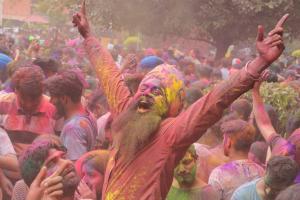 ਅੱਜ ਪੰਜਾਬ ਅਤੇ ਚੰਡੀਗੜ੍ਹ ਵਿੱਚ ਹੋਲੀ ਬਹੁਤ ਉਤਸ਼ਾਹ ਨਾਲ ਮਨਾਈ ਜਾ ਰਹੀ ਹੈ