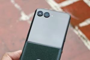 Motorola Razr 70 Ultra ਨੂੰ ਸਮਰਪਿਤ AI ਬਟਨ, 4-ਇੰਚ ਕਵਰ ਡਿਸਪਲੇਅ ਮਿਲ ਸਕਦਾ ਹੈ