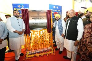 ਮੁੱਖ ਮੰਤਰੀ ਭਗਵੰਤ ਸਿੰਘ ਮਾਨ ਨੇ ਜਲਾਲਾਬਾਦ ਵਿੱਚ 350 ਕਿਲੋਮੀਟਰ ਸੜਕਾਂ ਦੇ ਨਵੀਨੀਕਰਨ ਦਾ ਵੀ ਨੀਂਹ ਪੱਥਰ ਰੱਖਿਆ