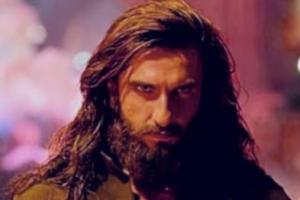 ਰਣਵੀਰ ਸਿੰਘ ਦੀ ਫਿਲਮ ‘ਧੁਰੰਧਰ 2’ 1,067 ਕਰੋੜ ਦੇ ਵਿਸ਼ਵਵਿਆਪੀ ਕੁਲੈਕਸ਼ਨ ਦੇ ਨਾਲ 8ਵੀਂ ਸਭ ਤੋਂ ਵੱਧ ਕਮਾਈ ਕਰਨ ਵਾਲੀ ਭਾਰਤੀ ਫਿਲਮ ਬਣ ਗਈ ਹੈ