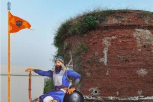 ਬਾਬਾ ਬੰਦਾ ਸਿੰਘ ਬਹਾਦਰ ਯਾਦਗਾਰ ਹਰਿਆਣਾ ਦੇ ਯਮੁਨਾਨਗਰ ਵਿੱਚ ਸਥਿਤ ਸਿੱਖਾਂ ਦੀ ਪਹਿਲੀ ਰਾਜਧਾਨੀ ਲੋਹਗੜ੍ਹ ਵਿੱਚ ਬਣਾਈ ਜਾਵੇਗੀ