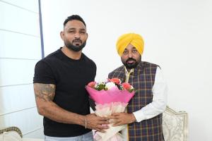 ਪ੍ਰਸਿੱਧ ਅੰਤਰਰਾਸ਼ਟਰੀ ਕਬੱਡੀ ਖਿਡਾਰੀ ਪਾਲਾ ਜਲਾਲਪੁਰੀਆ 'ਆਪ' ਵਿੱਚ ਸ਼ਾਮਲ