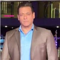 ਸਲਮਾਨ ਖਾਨ ਨੇ ਆਪਣੀ ਕਲਾਸਿਕ ਲੁੱਕ ਨਾਲ ਲੁੱਟੀ ਪੂਰੀ ਲਾਈਮਲਾਈਟ