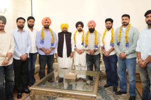 ਮੁੱਖ ਮੰਤਰੀ ਮਾਨ ਨੇ ਜੱਸਾ ਅਤੇ ਉਨ੍ਹਾਂ ਦੀ ਟੀਮ ਨੂੰ ਪਾਰਟੀ ਵਿੱਚ ਸ਼ਾਮਲ ਕਰਾਇਆ ਅਤੇ ਸਵਾਗਤ ਕੀਤਾ